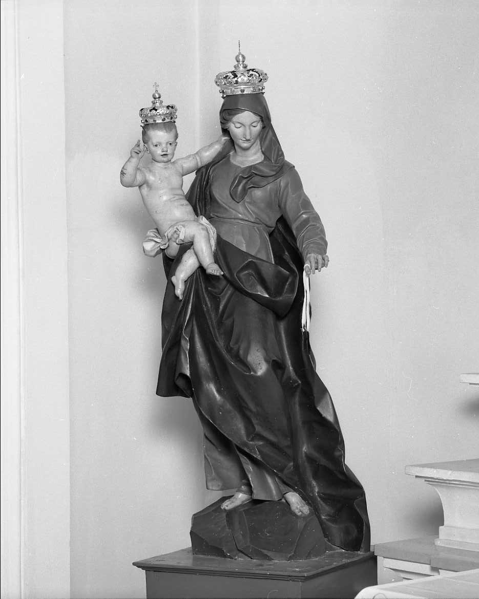 Madonna con Bambino (statua) di Boé Agostino (sec. XVIII)