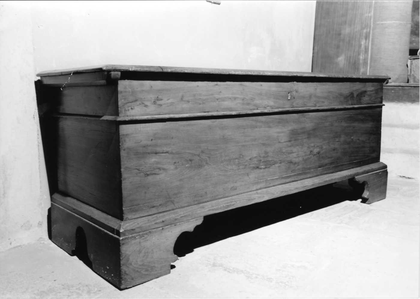 cassone - bottega romagnola (sec. XVIII)