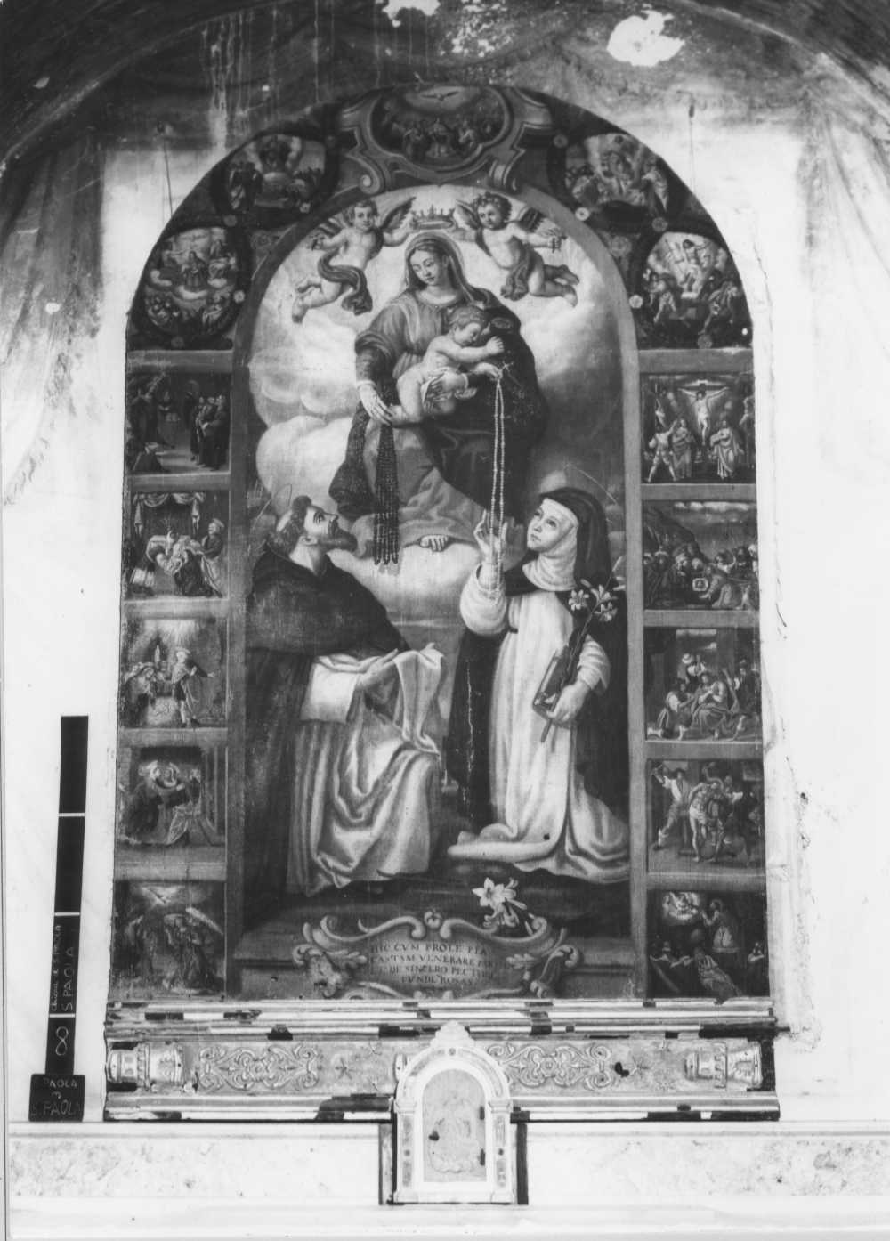 Madonna del Rosario con San Domenico e Santa Caterina da Siena (dipinto) di Amadio Giovan Pietro (sec. XVII)