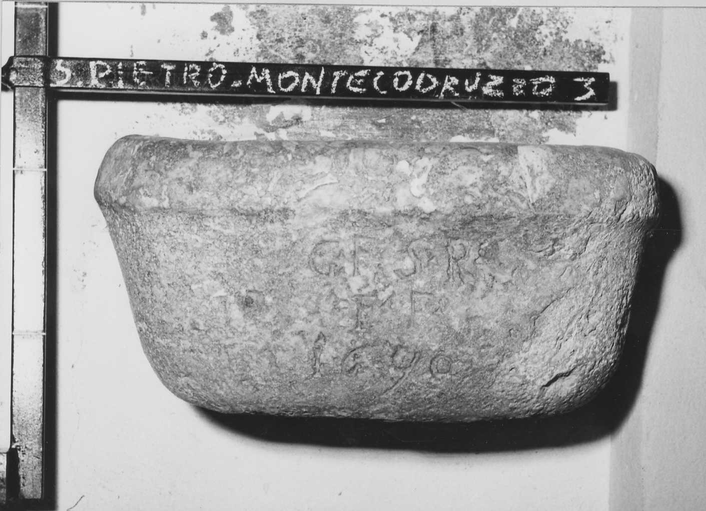 acquasantiera da parete - bottega romagnola (sec. XVII)