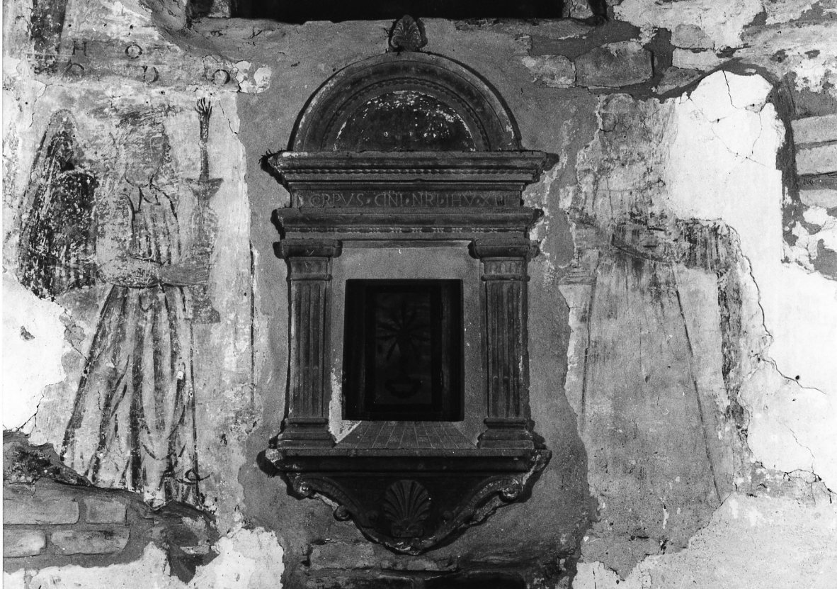 angeli reggicandelabro (dipinto, elemento d'insieme) - ambito romagnolo (ultimo quarto sec. XV)