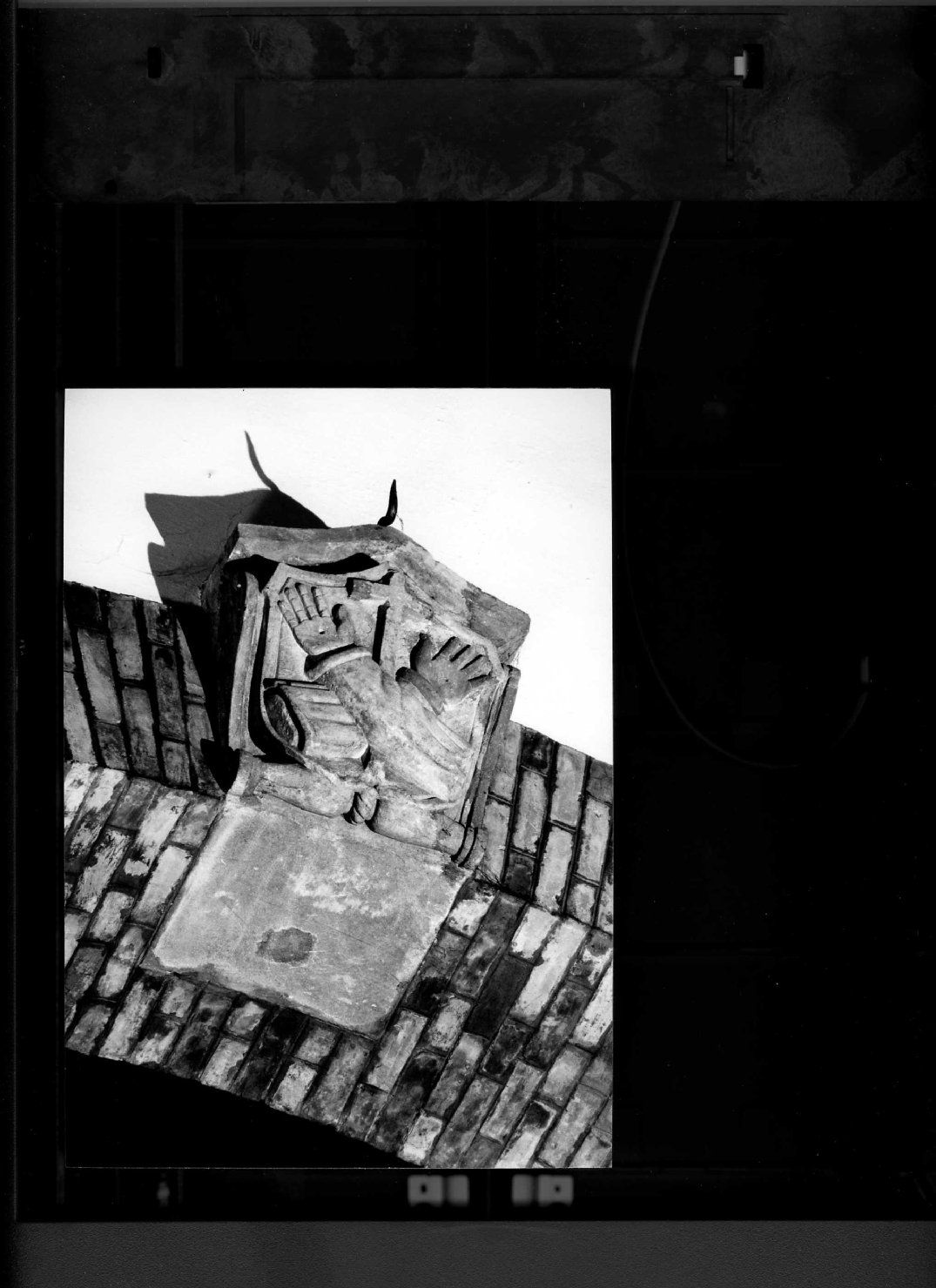 stemma francescano, stemma (rilievo, frammento) - ambito toscano (prima metà sec. XVII)