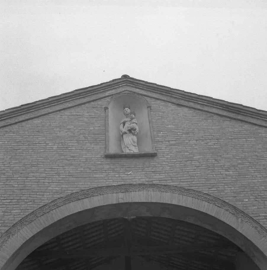 Madonna con Bambino (statua) di Agostino di Duccio (attribuito) (sec. XV)