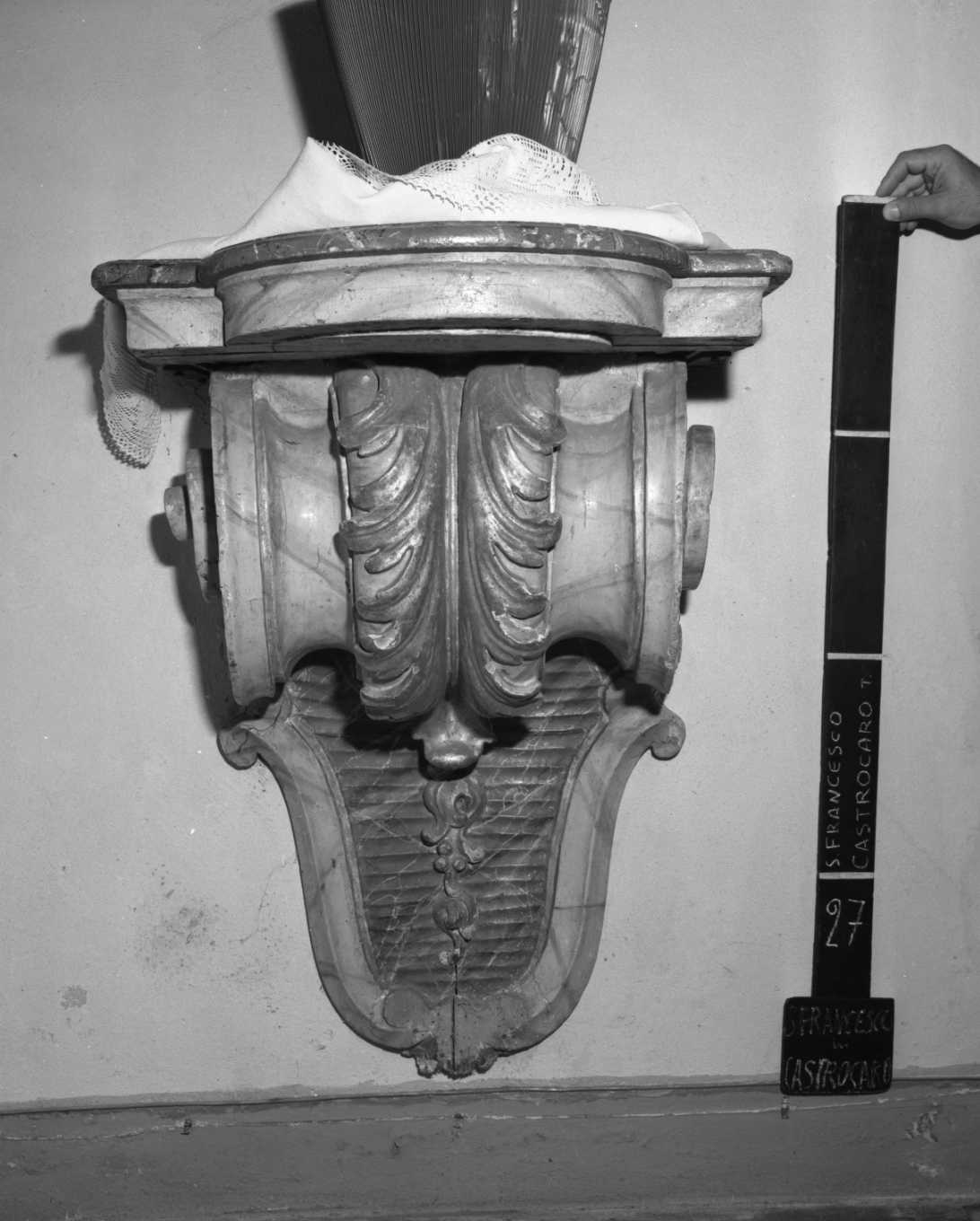 mensola, coppia - bottega romagnola (sec. XVIII)