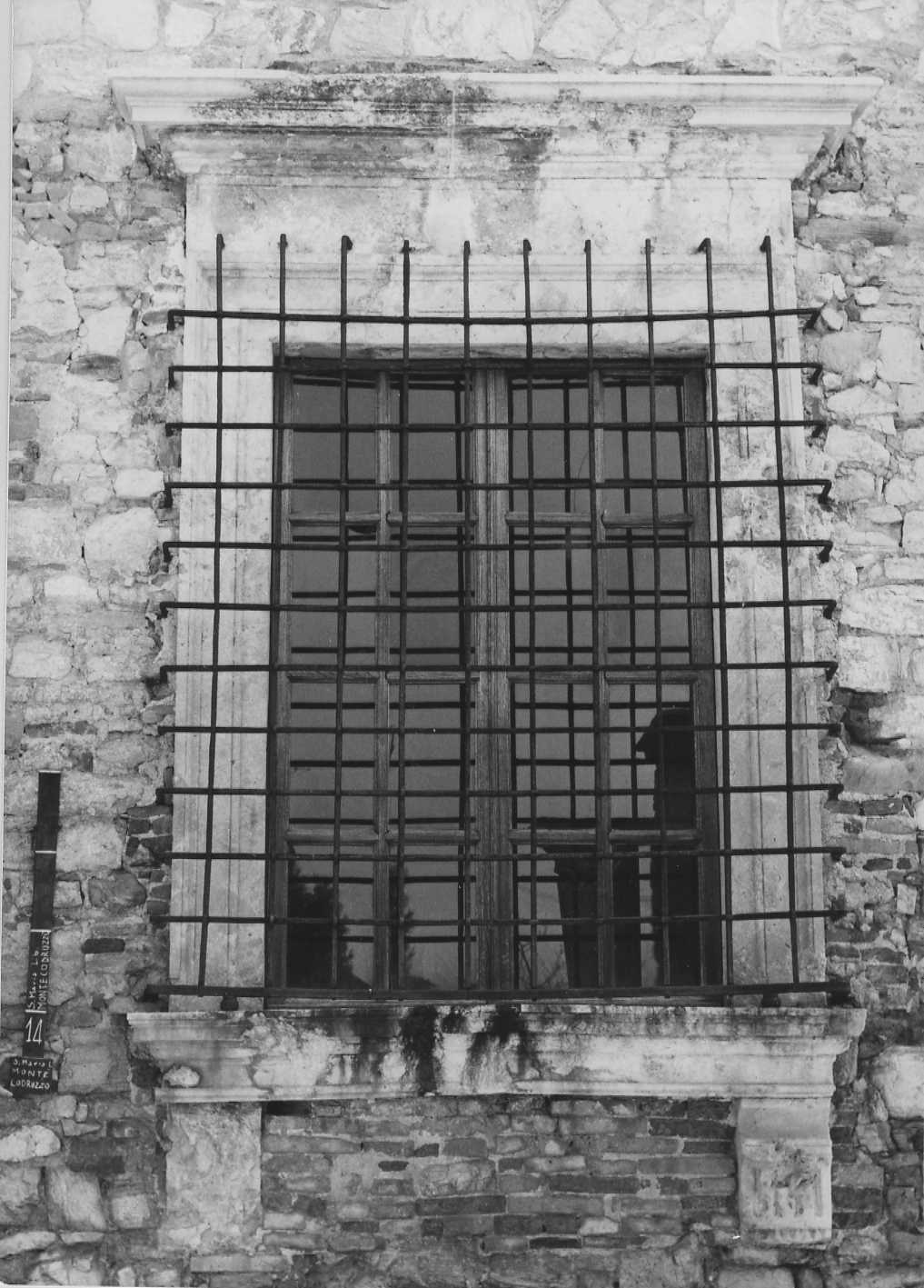 inferriata di finestra, serie - bottega romagnola (sec. XVI)