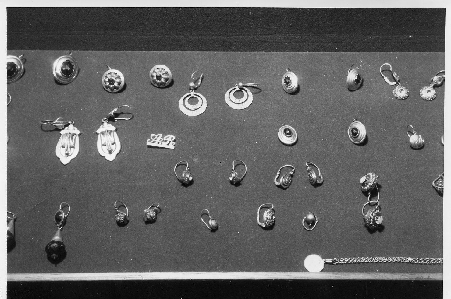 orecchino - bottega romagnola (secc. XVIII/ XX)