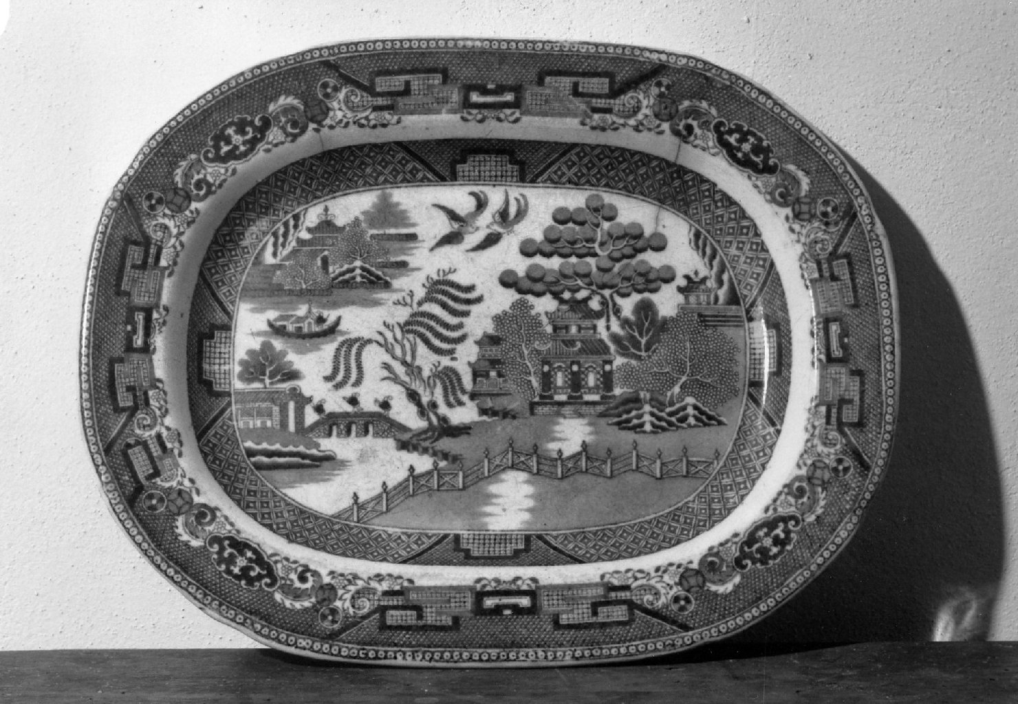 paesaggio cinese (piatto) - ambito inglese (sec. XIX)