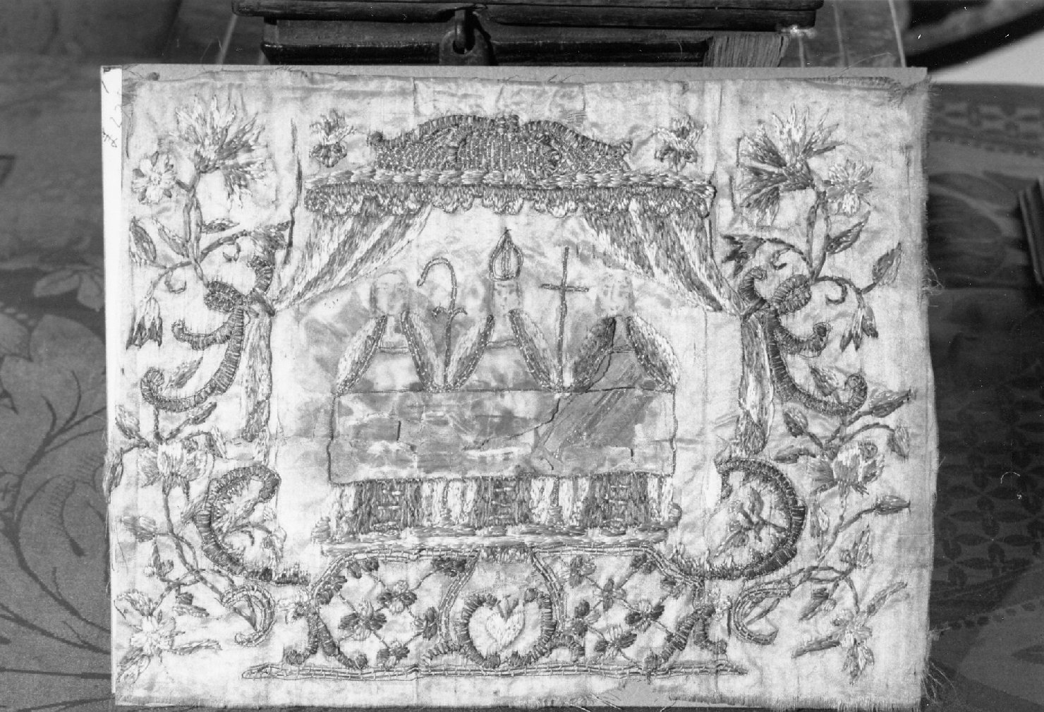 celebrazione della messa (tessuto) - bottega romagnola (sec. XVIII)