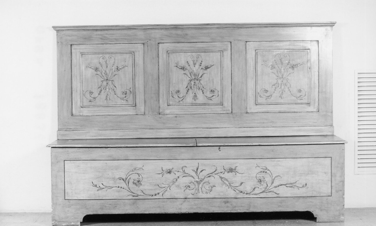 cassapanca - manifattura romagnola (seconda metà sec. XIX)