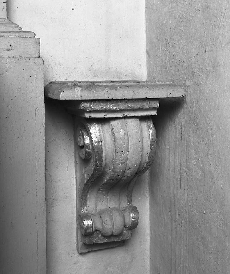 mensola, serie - manifattura romagnola (sec. XVIII)