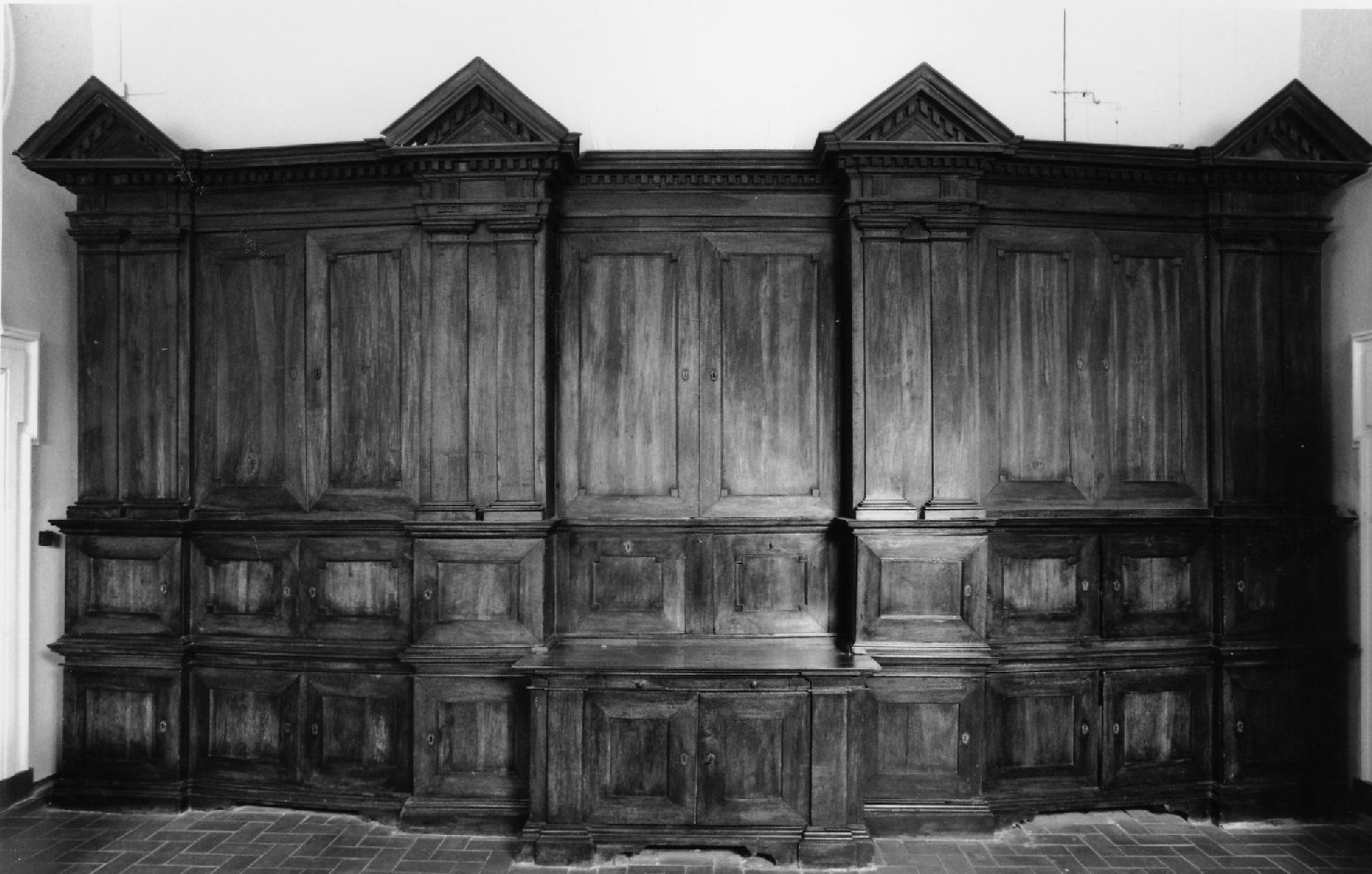 armadio monumentale - bottega emiliano-romagnola (sec. XVII)
