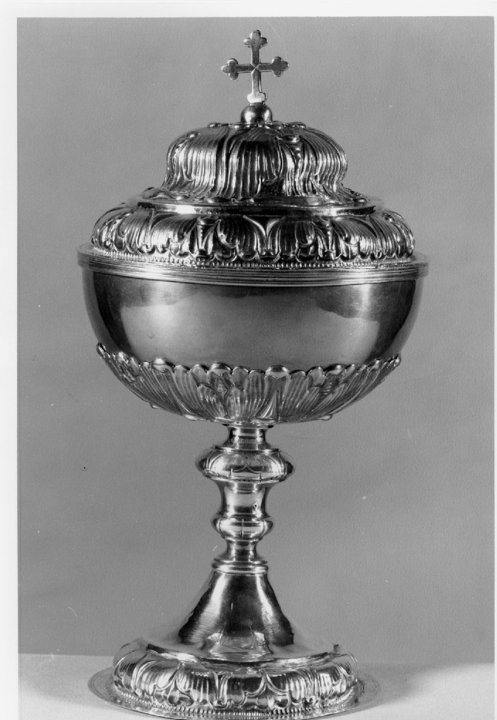 pisside - bottega emiliano-romagnola (seconda metà sec. XIX)