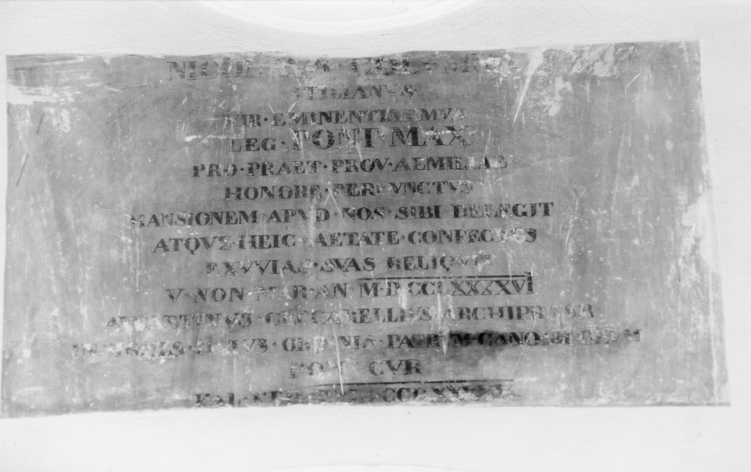 lapide tombale, elemento d'insieme - manifattura romagnola (prima metà sec. XIX)