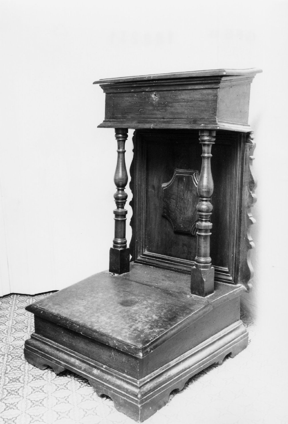 inginocchiatoio - manifattura romagnola (prima metà sec. XVIII)