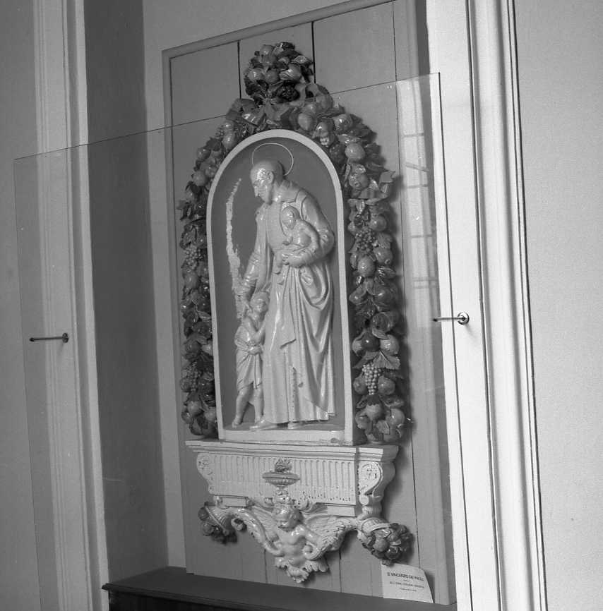 San Vincenzo dè Paoli (gruppo scultoreo) di Collina Giovanni detto Ballanti Graziani - manifattura Ferniani (sec. XIX)