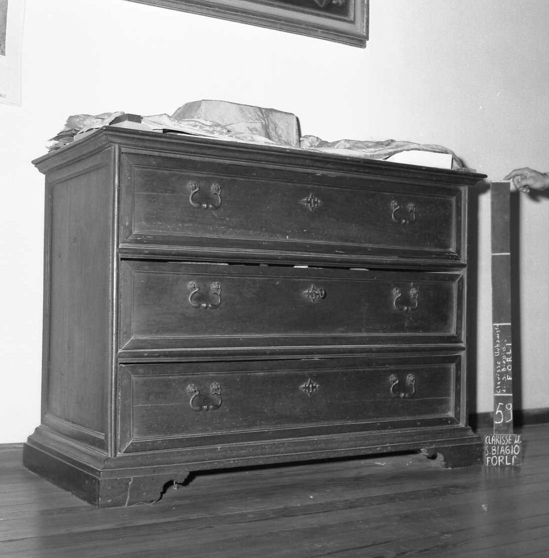 cassettone - manifattura emiliano-romagnola (prima metà sec. XVII)