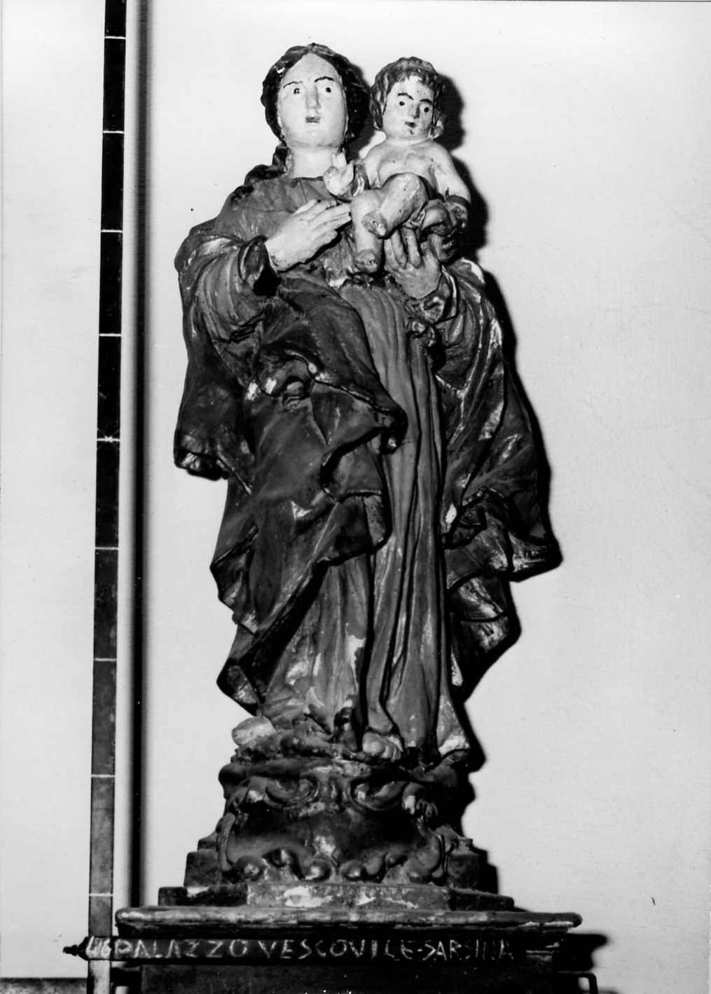 Madonna con Bambino (scultura) - bottega Italia centrale (sec. XVII)