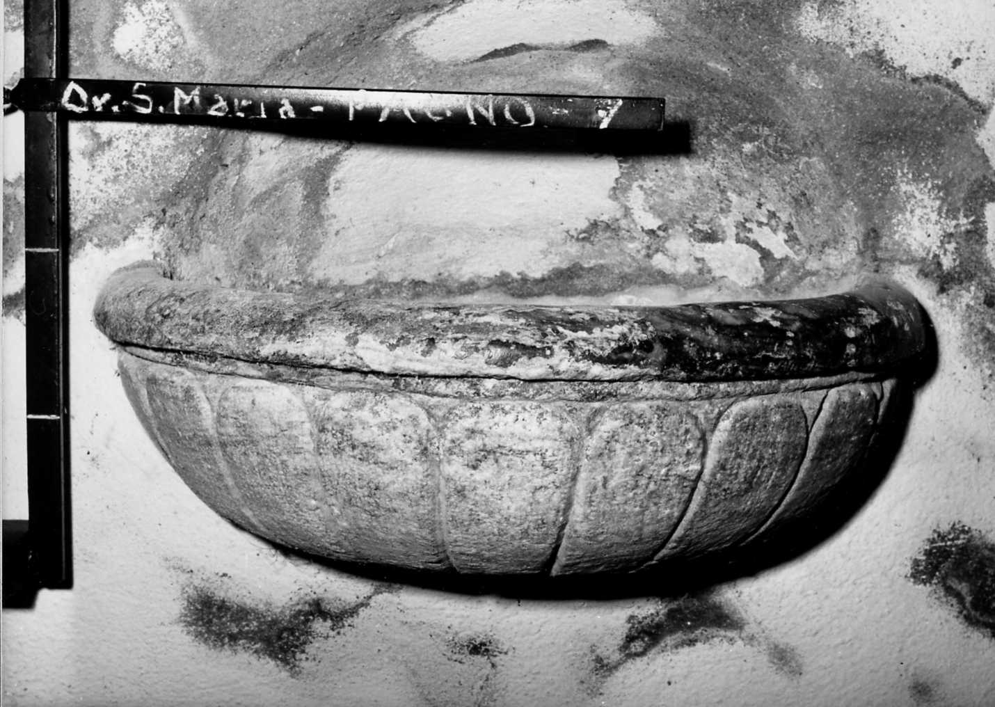 acquasantiera da parete - bottega romagnola (sec. XVII)