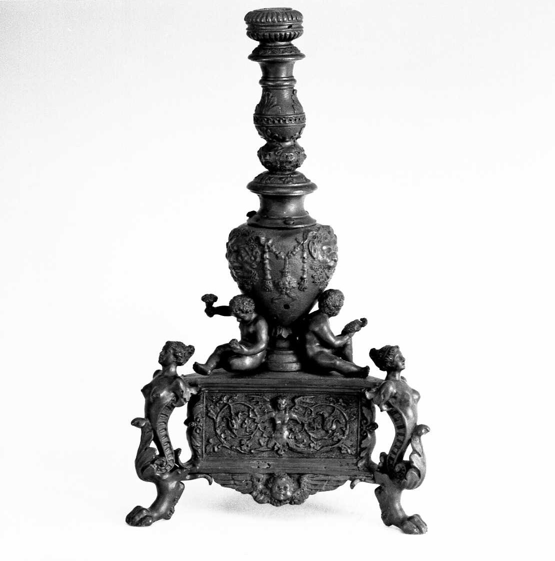 base per croce d'altare - bottega Italia centrale (prima metà sec. XVI)