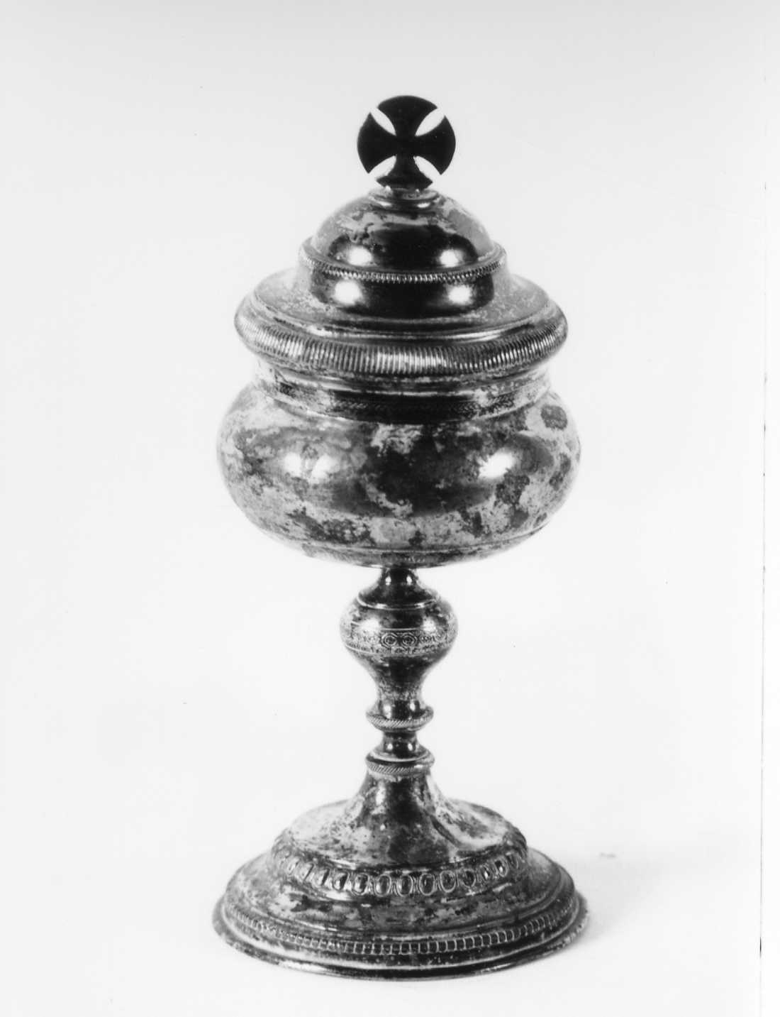 pisside - bottega romagnola (ultimo quarto sec. XIX)