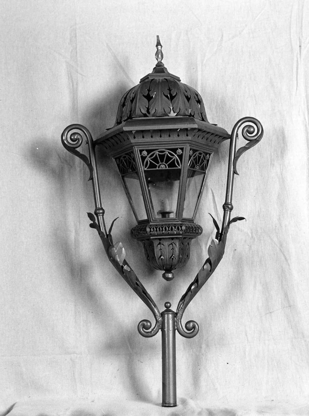 lanterna processionale - manifattura romagnola (seconda metà sec. XIX)