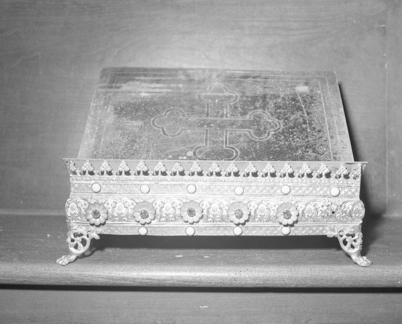 leggio d'altare - bottega italiana (secondo quarto sec. XX)