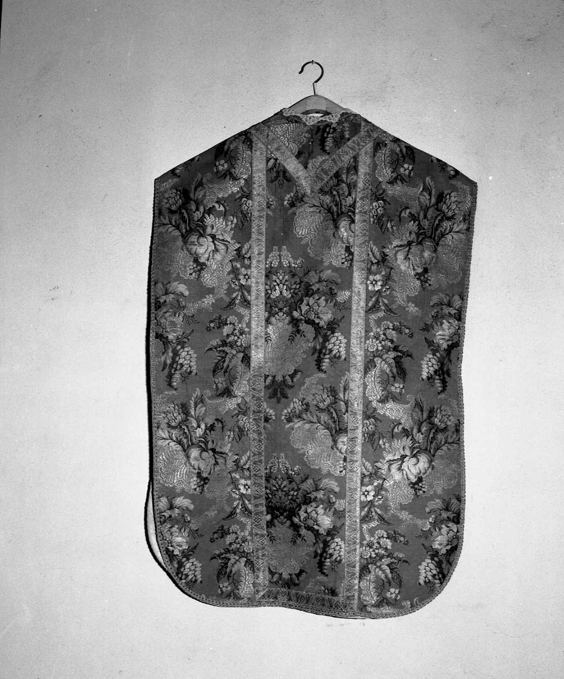 paramento liturgico, insieme - manifattura lionese (sec. XVIII)