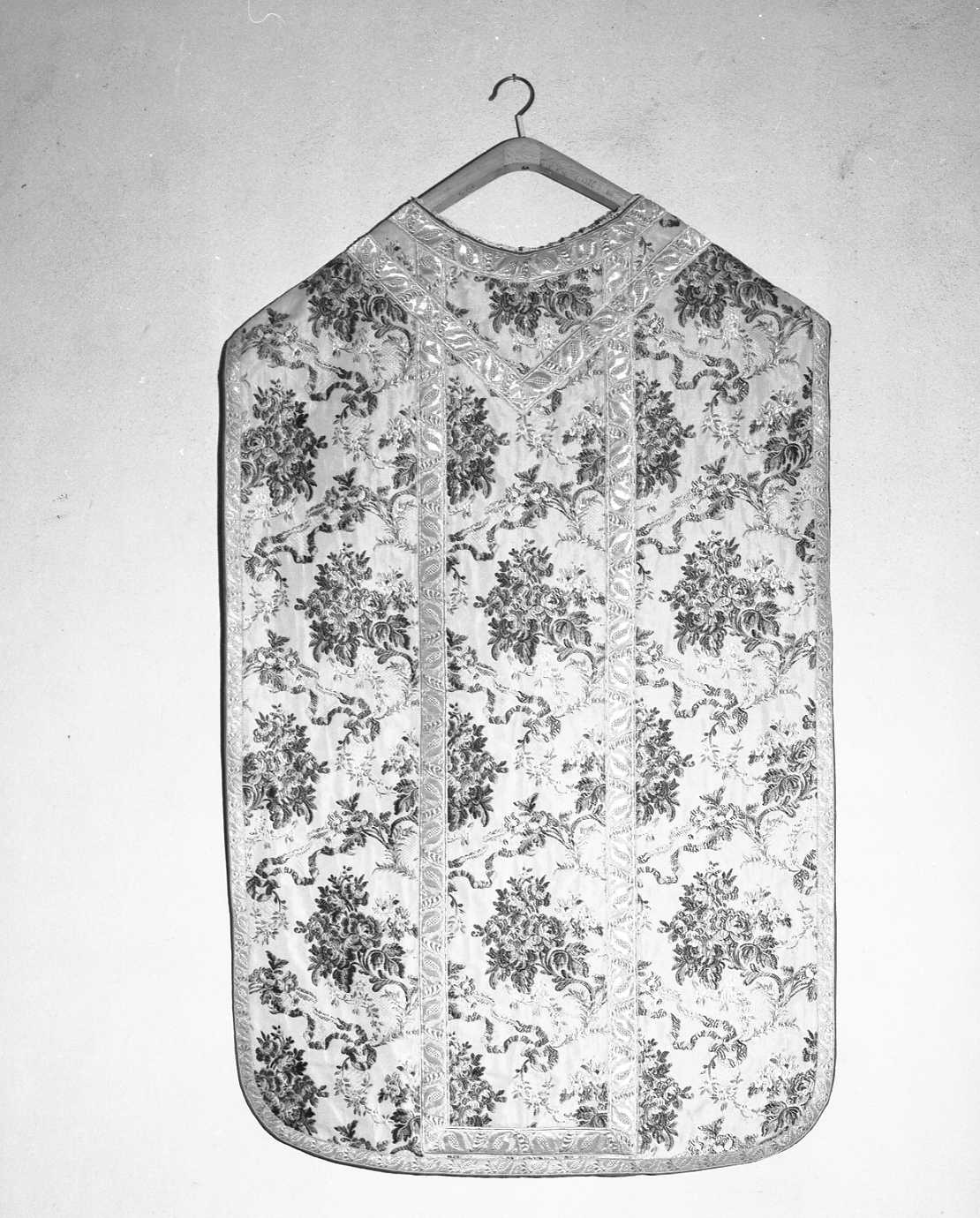 paramento liturgico, insieme - manifattura italiana (secc. XIX/ XX)