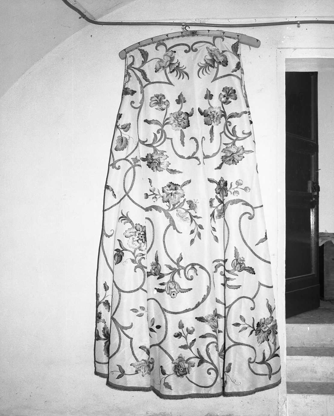 mantello - manifattura romagnola (metà, metà sec. XVIII, sec. XVIII)