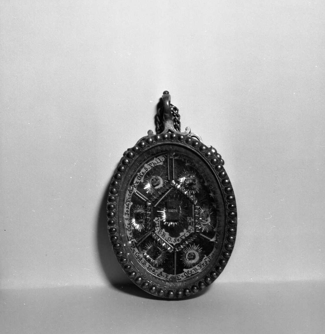 reliquiario a capsula - a medaglione - bottega italiana (sec. XIX)