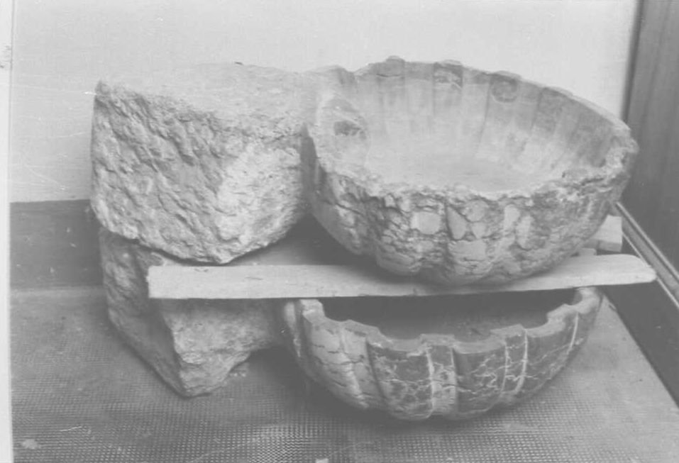 acquasantiera - a conchiglia - bottega romagnola (secc. XVIII/ XIX)