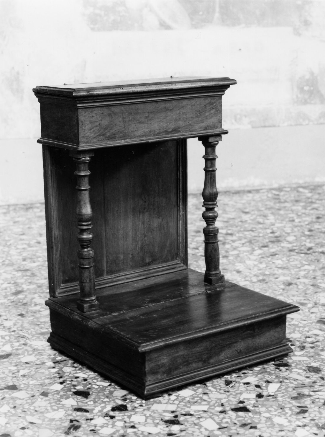 inginocchiatoio - bottega emiliano-romagnola (sec. XVII)