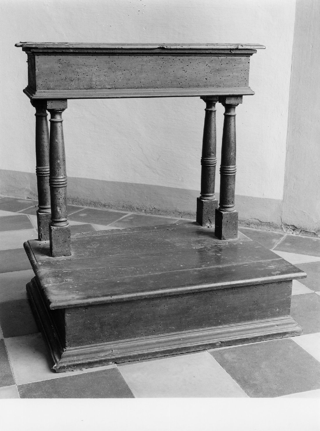 inginocchiatoio - bottega emiliano-romagnola (sec. XVII)