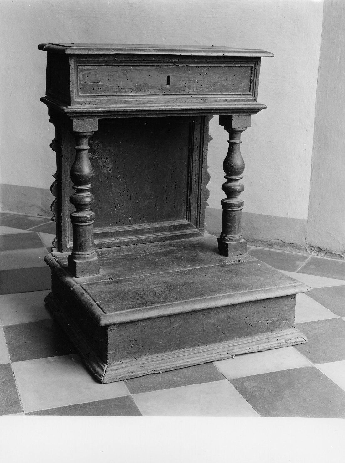 inginocchiatoio - bottega emiliano-romagnola (sec. XVII)