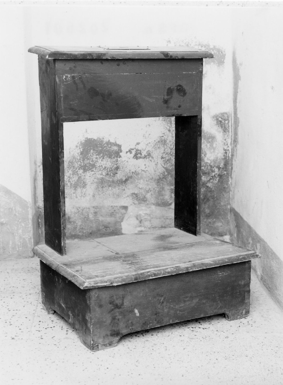 inginocchiatoio - bottega romagnola (sec. XIX)