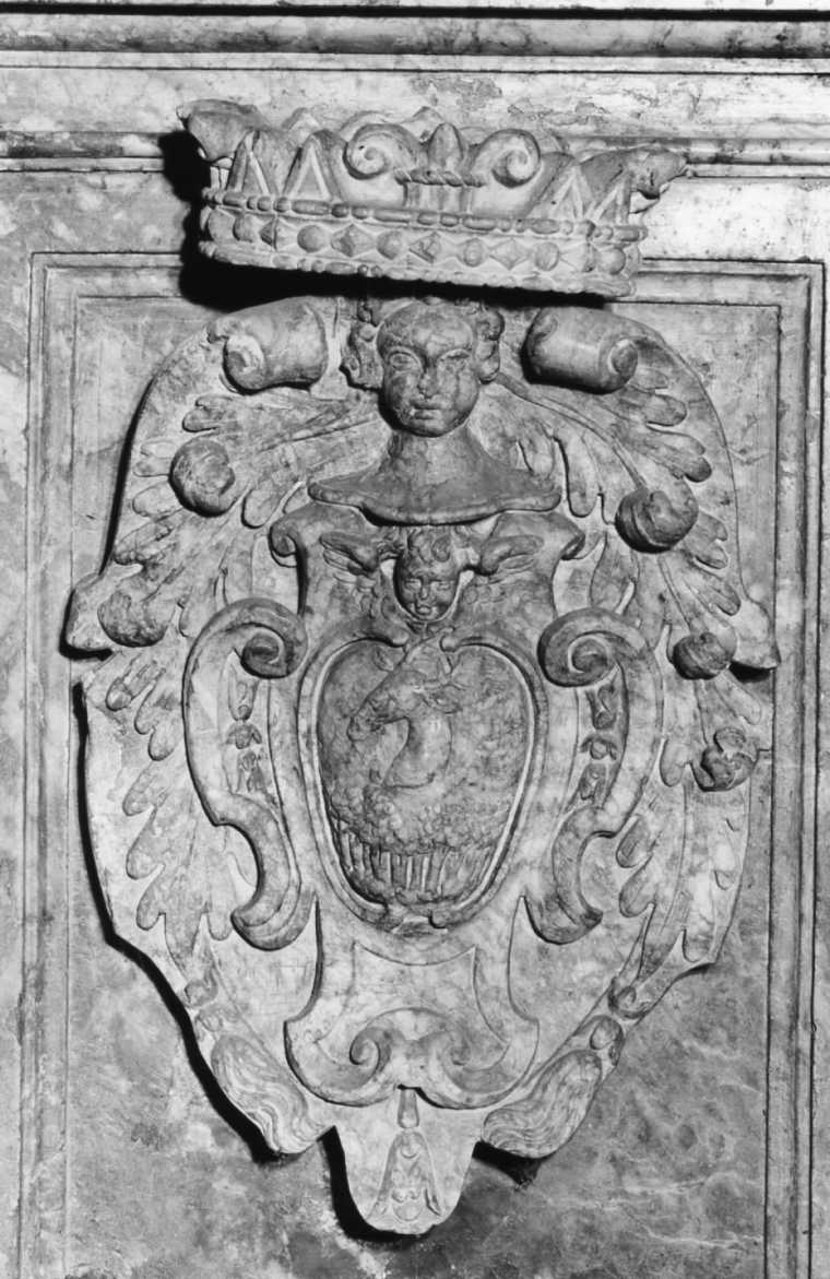 stemma gentilizio della famiglia Albicini (rilievo) di Brunelli Francesco (sec. XVII)