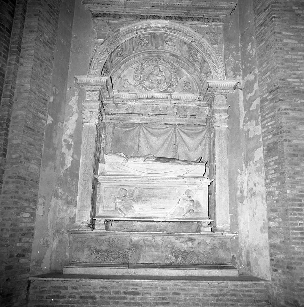 Monumento funerario a Barbara Manfredi (monumento funebre) di Ferrucci Francesco di Simone (terzo quarto sec. XV)