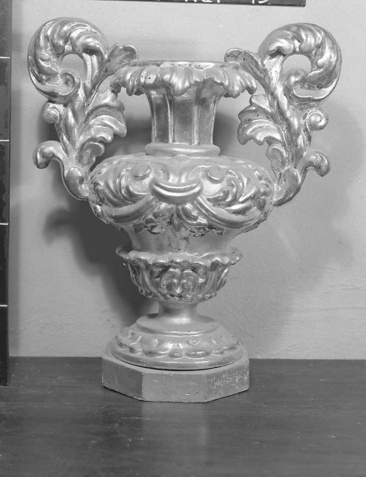 vaso d'altare con composizione floreale - ambito romagnolo (seconda metà sec. XVIII)
