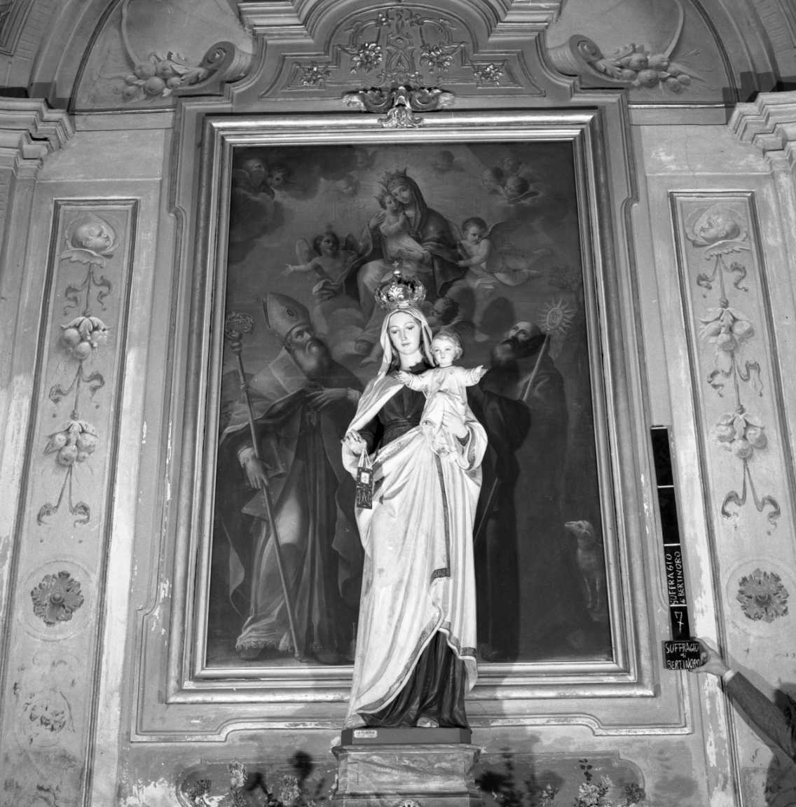 La Madonna col Bambino e i SS. Antonio Abate e Francesco di Paola, Madonna con Bambino e Santi (pala d'altare) di Zambianchi Antonio (attribuito) (terzo quarto sec. XVIII)