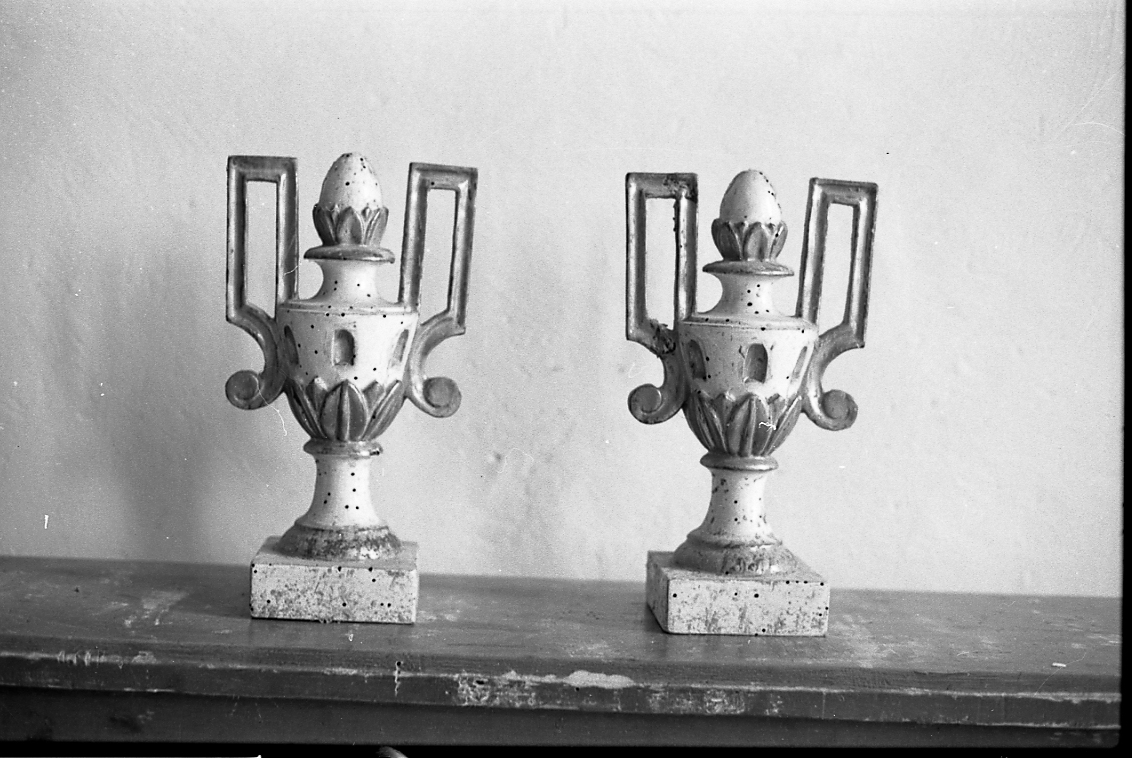 vaso d'altare per composizione floreale - bottega emiliana (prima metà sec. XIX)