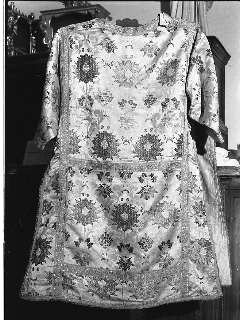 paramento liturgico - manifattura emiliana (prima metà sec. XVIII)