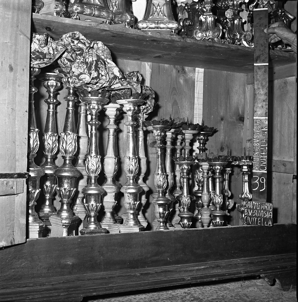 candeliere, serie - bottega romagnola (secc. XVIII/ XIX)