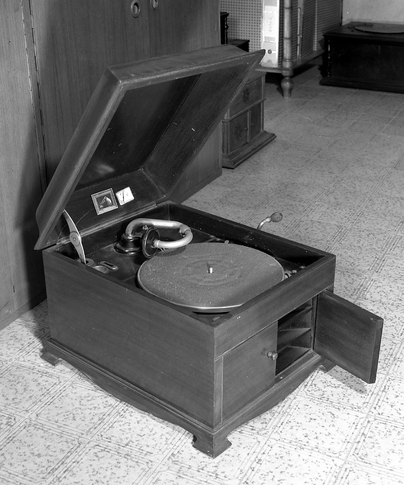 grammofono - produzione statunitense (sec. XX)