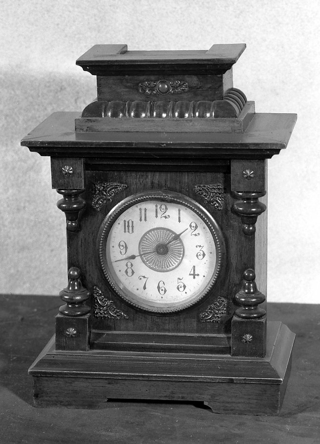 orologio - da tavolo - produzione europea (inizio sec. XX)