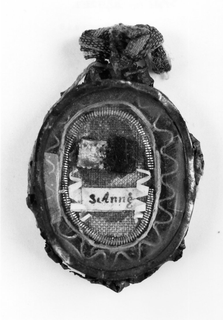 reliquiario a capsula - a medaglione - produzione romagnola (sec. XVIII)