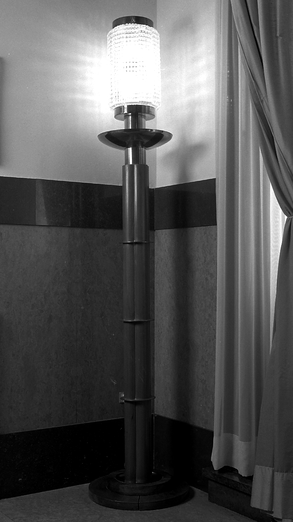 lampada - a stelo - manifattura italiana (sec. XX)