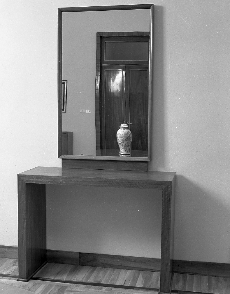 console con specchiera - manifattura emiliano-romagnola (sec. XX)