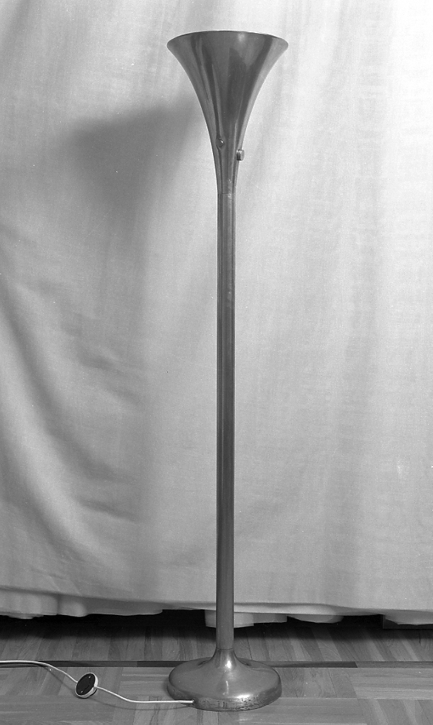 lampada - a stelo - produzione italiana (sec. XX)