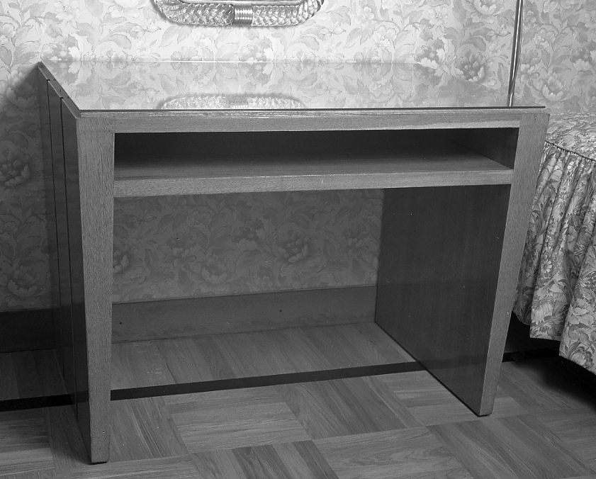 tavolo - ambito emiliano-romagnolo (sec. XX)