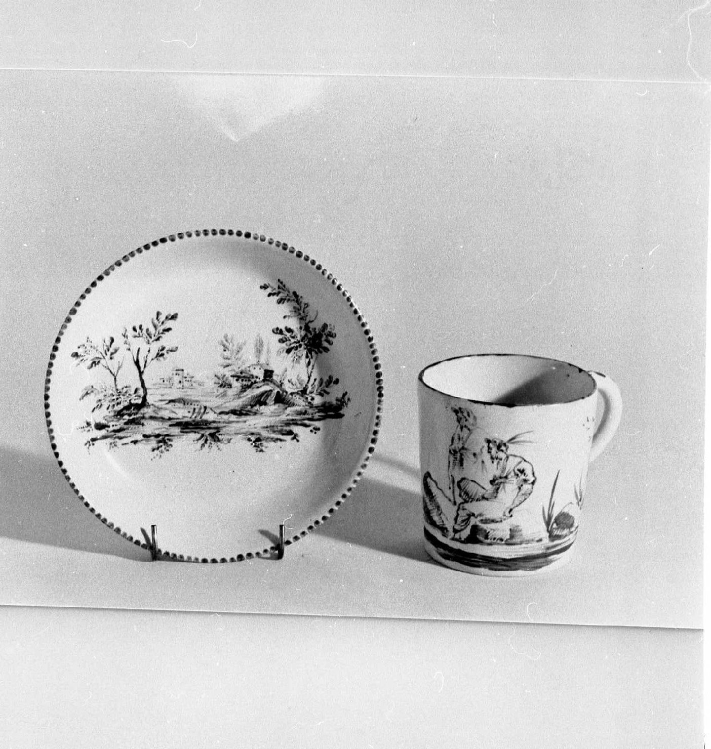 paesaggio (piattino da caffè) - manifattura Ferniani (seconda metà sec. XVIII)